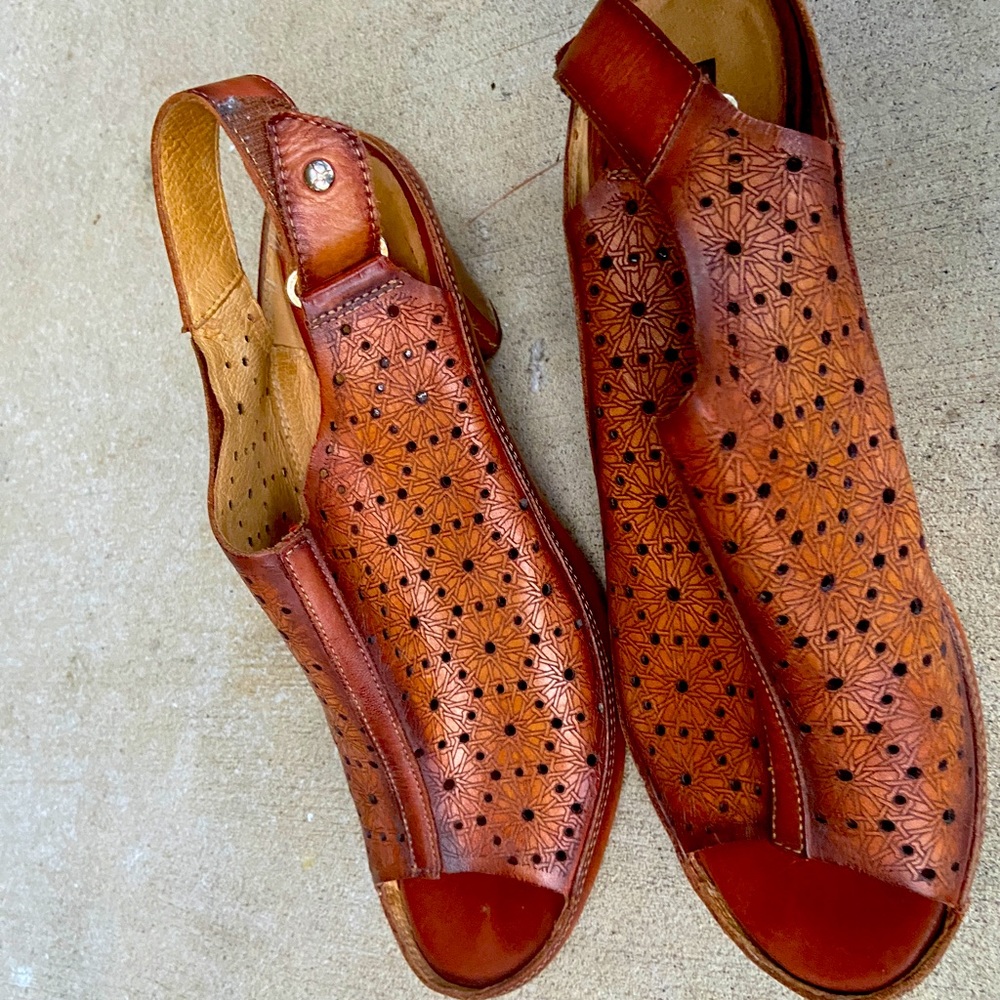 Beautiful and stylish showed by Pikolinos